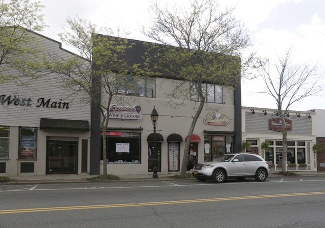 32 W Main St