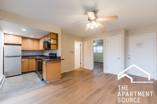 6151 W Thorndale Ave in Chicago, IL - Foto de edificio - Building Photo