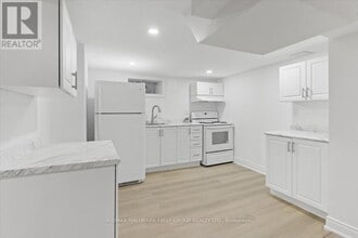 46 Tulloch Dr in Ajax, ON - Building Photo - Building Photo