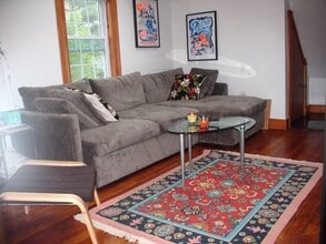 32 Holyoke Rd, Unit 3 in Somerville, MA - Foto de edificio - Building Photo