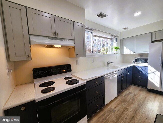 15049 Cherrywood Dr in Laurel, MD - Building Photo - Building Photo