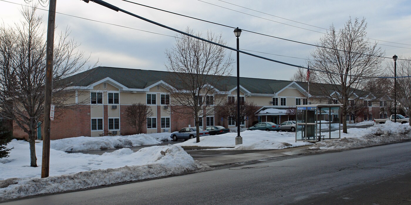 Mont Pleasant Commons in Schenectady, NY - Building Photo