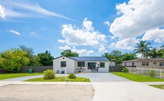 1240 Peri St in Opa Locka, FL - Building Photo