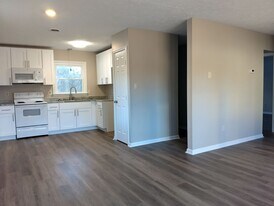 7420 Bellehaven Dr in Gloucester Point, VA - Building Photo