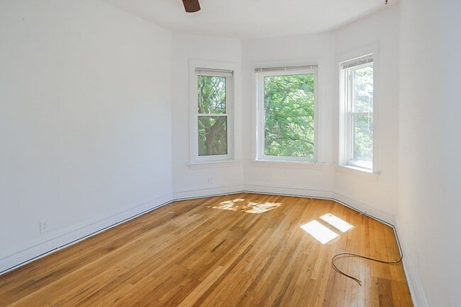 3820 N Sheffield Ave, Unit 3820-3 in Chicago, IL - Foto de edificio - Building Photo