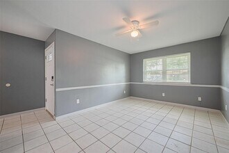 9711 Mackworth Dr in Stafford, TX - Building Photo - Building Photo