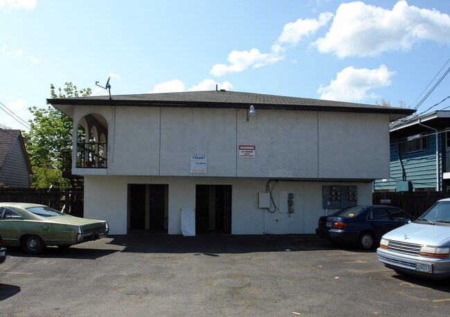 1479 High St in Eugene, OR - Foto de edificio - Building Photo