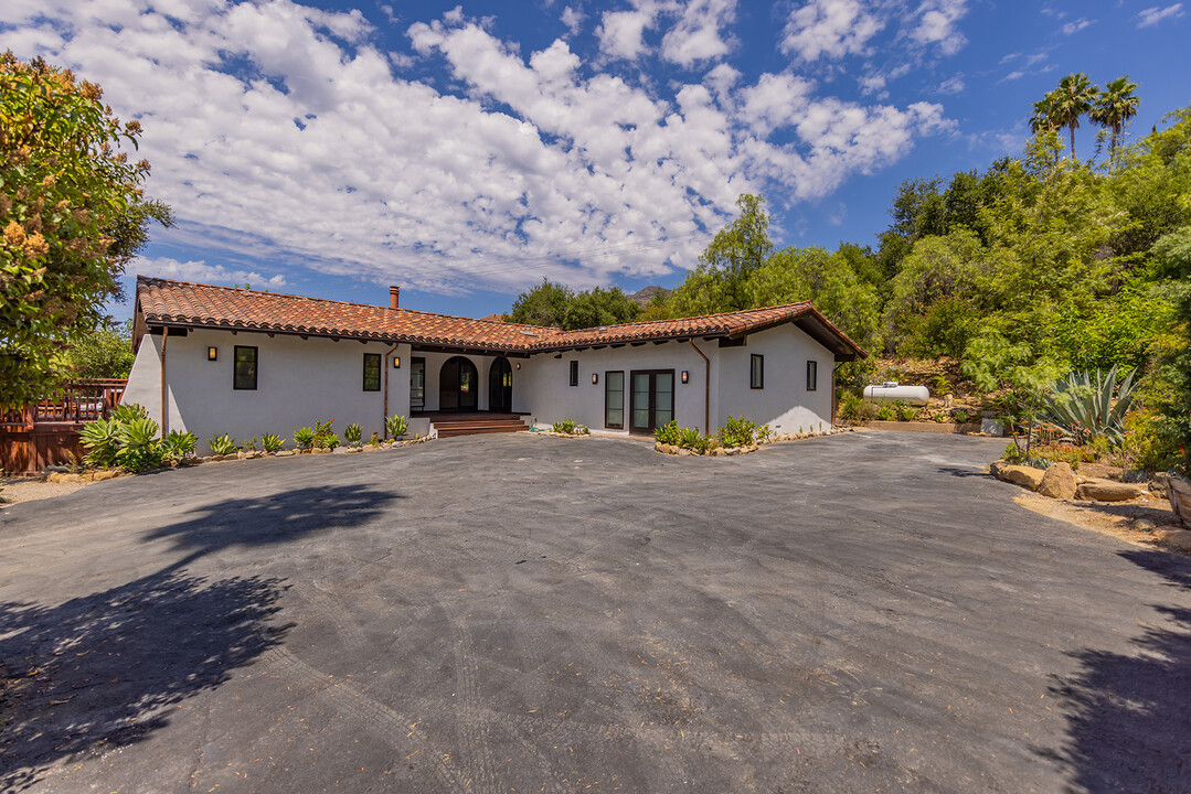 2267 McNell Rd in Ojai, CA - Foto de edificio