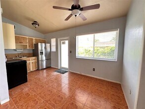 17150 NE 4th Pl in North Miami Beach, FL - Building Photo - Building Photo