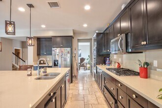 32640 Cougar Pass Ct in Winchester, CA - Foto de edificio - Building Photo