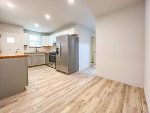 4739 Point Loma Ave-Unit -4739 Point Loma Ave - A in San Diego, CA - Building Photo - Building Photo