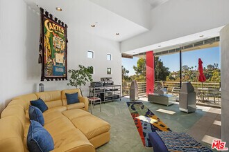 477 Upper Mesa Rd in Santa Monica, CA - Building Photo - Building Photo