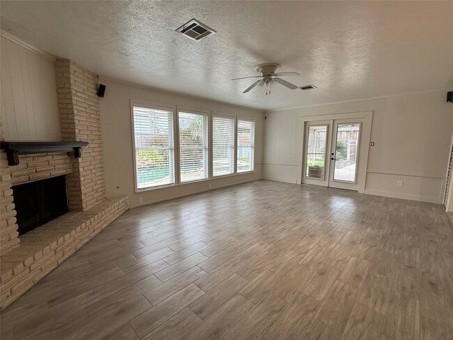 822 Hidden Valley Dr