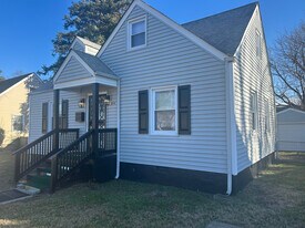 954 14th St in Newport News, VA - Building Photo