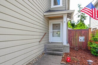9120 1st St SE in Lake Stevens, WA - Building Photo - Building Photo