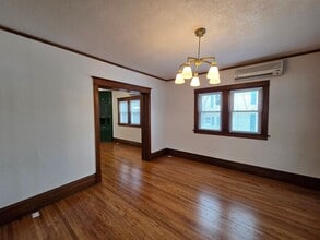 809 Tremont St in Cedar Falls, IA - Building Photo - Building Photo