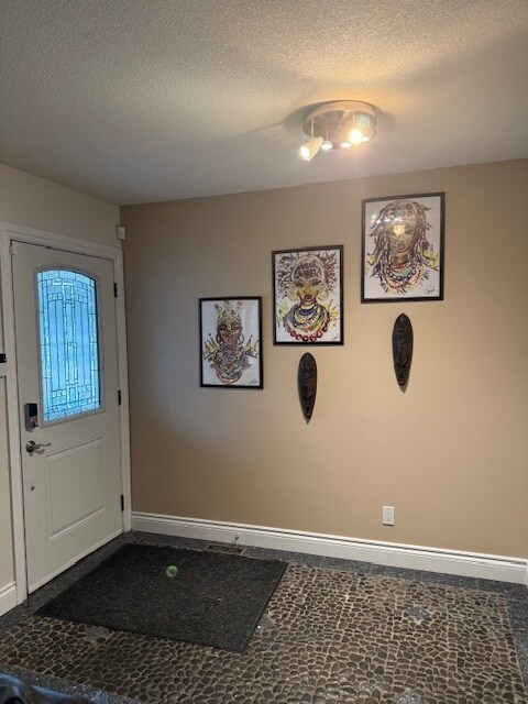 375 Coverdale Crt NE in Calgary, AB - Building Photo - Building Photo