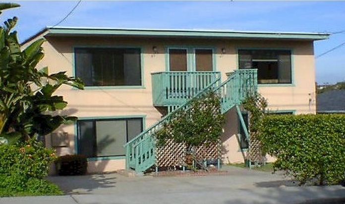 4266-4272 Valeta St in San Diego, CA - Building Photo