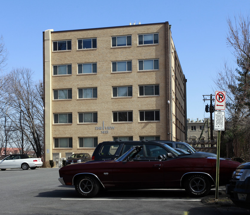 The View in Arlington, VA - Building Photo