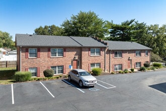 Brentwood Place in St. Louis, MO - Building Photo - Building Photo