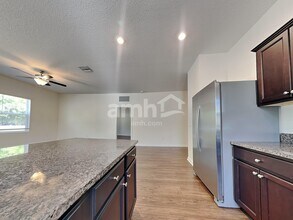 11509 Victory Bay Ln in Gibsonton, FL - Building Photo - Building Photo