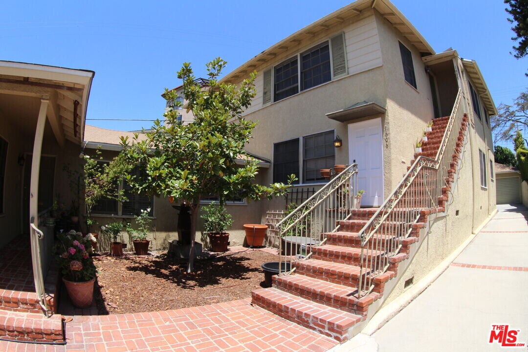 1606 Glendon Ave in Los Angeles, CA - Building Photo