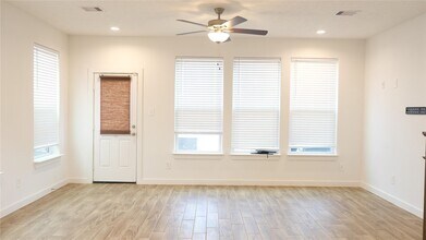 7245 Conley St in Houston, TX - Building Photo - Building Photo