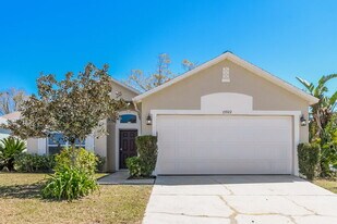15922 Wilkinson Dr in Clermont, FL - Building Photo