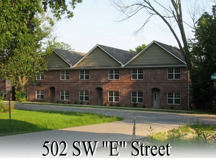 601-606 SW 5th St in Bentonville, AR - Building Photo