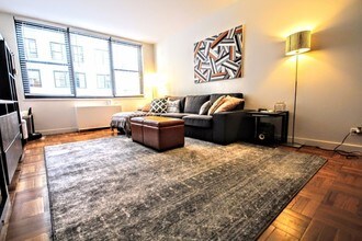 333 E 49th St-Unit -6 in New York, NY - Foto de edificio - Building Photo