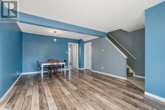 6 Henfield Ave in Ottawa, ON - Building Photo - Building Photo