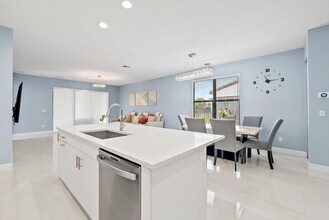 5420 Quiet Lake Pl in Westlake, FL - Building Photo - Building Photo