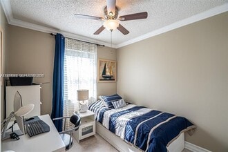 221 Waterside Dr in Hypoluxo, FL - Building Photo - Building Photo