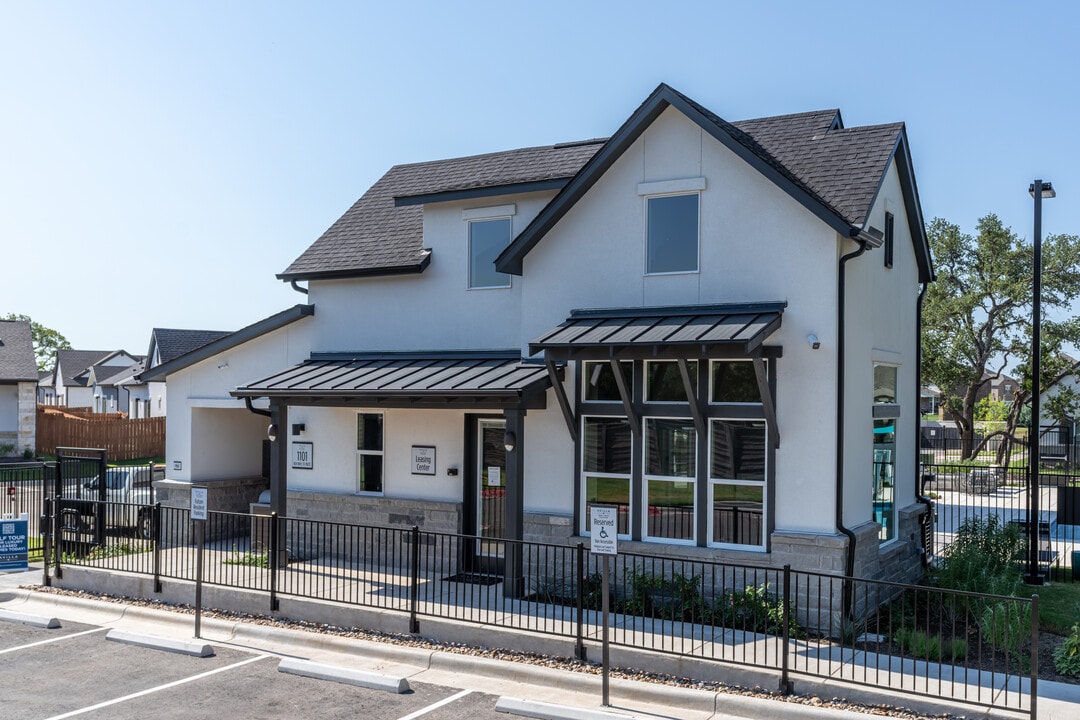 Avilla Berry Creek Highlands in Georgetown, TX - Building Photo