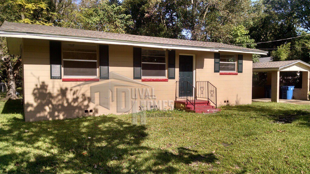 5787 Carver Cir in Jacksonville, FL - Building Photo