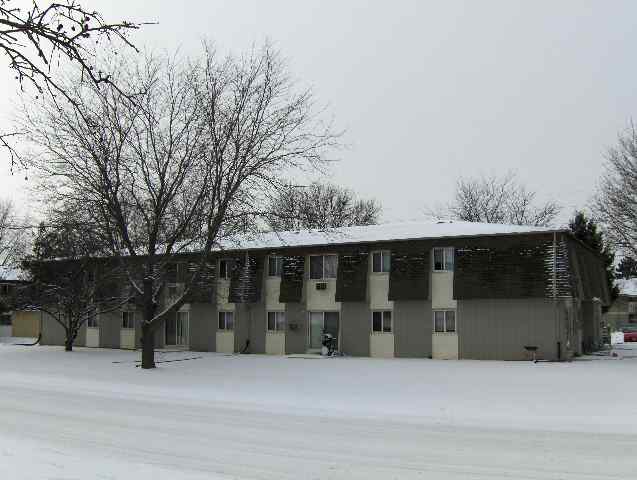 1421 Canyon Dr in Janesville, WI - Foto de edificio