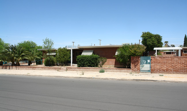 1802-1804 E Lester St in Tucson, AZ - Building Photo - Building Photo