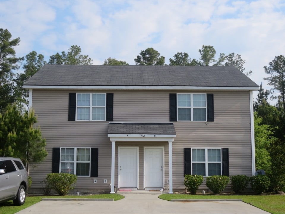 1712 Almond Tree Pl in Valdosta, GA - Building Photo