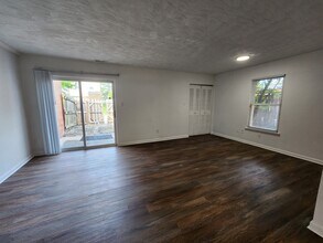 5738 E Hastings Arch in Virginia Beach, VA - Building Photo - Building Photo
