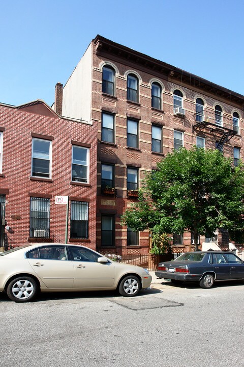 84 16th St in Brooklyn, NY - Building Photo