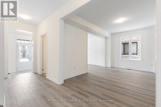 203 Warden St in Clearview, ON - Building Photo - Building Photo