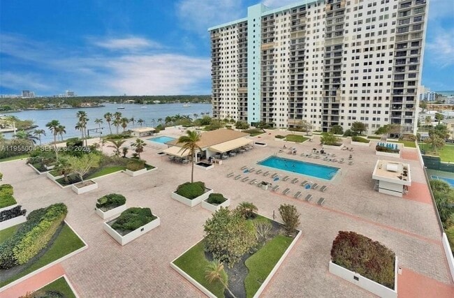 1201 S Ocean Dr in Hollywood, FL - Building Photo - Building Photo