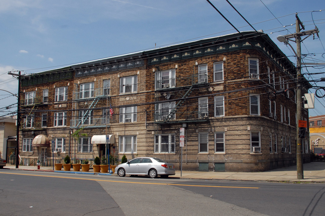 54 Broadway in Jersey City, NJ - Foto de edificio