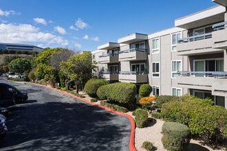 Oakview in San Mateo, CA - Building Photo - Building Photo