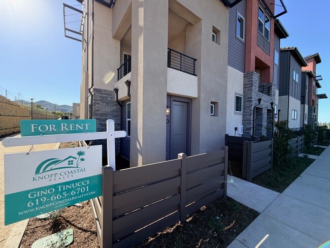 470 Caliper Wy in San Marcos, CA - Building Photo - Building Photo