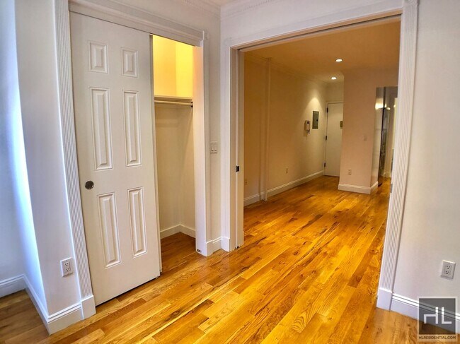 MOTT STREET in New York, NY - Foto de edificio - Building Photo