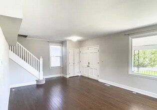 6580 Kugler Mill Rd in Cincinnati, OH - Building Photo - Building Photo