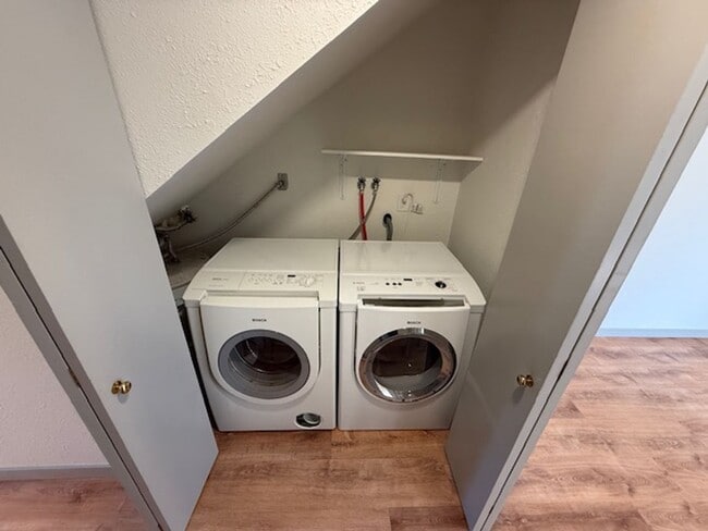 property at 722 NW Walnut Blvd