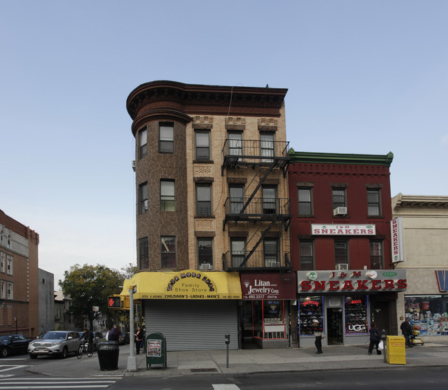 4722-4724 5th Ave in Brooklyn, NY - Foto de edificio - Building Photo