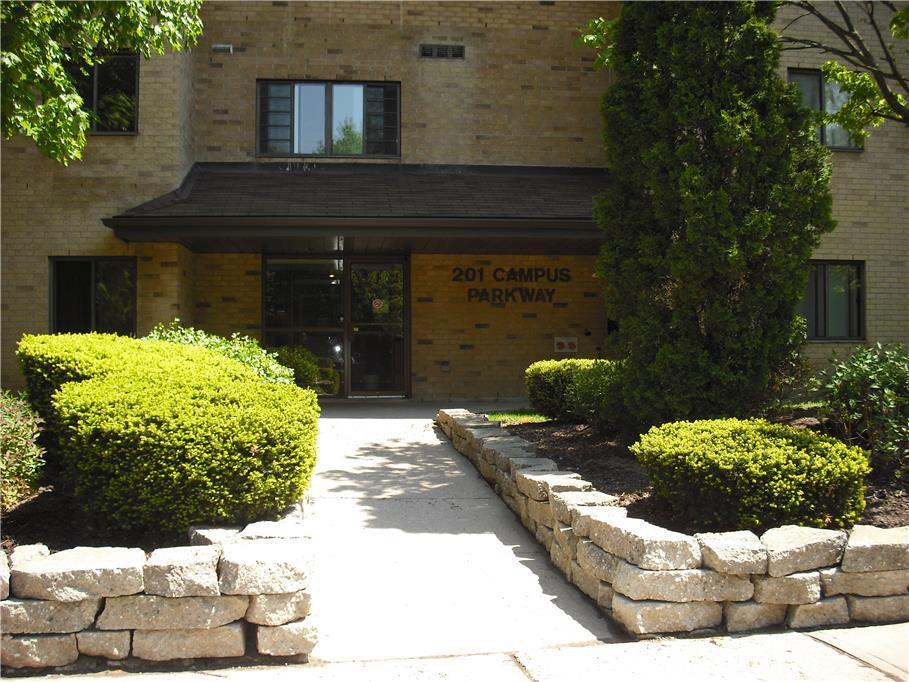 201 Campus Pky in Chatham, ON - Building Photo
